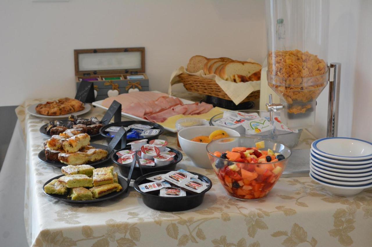 Agrifazenda Bed & Breakfast Cogoleto Bagian luar foto