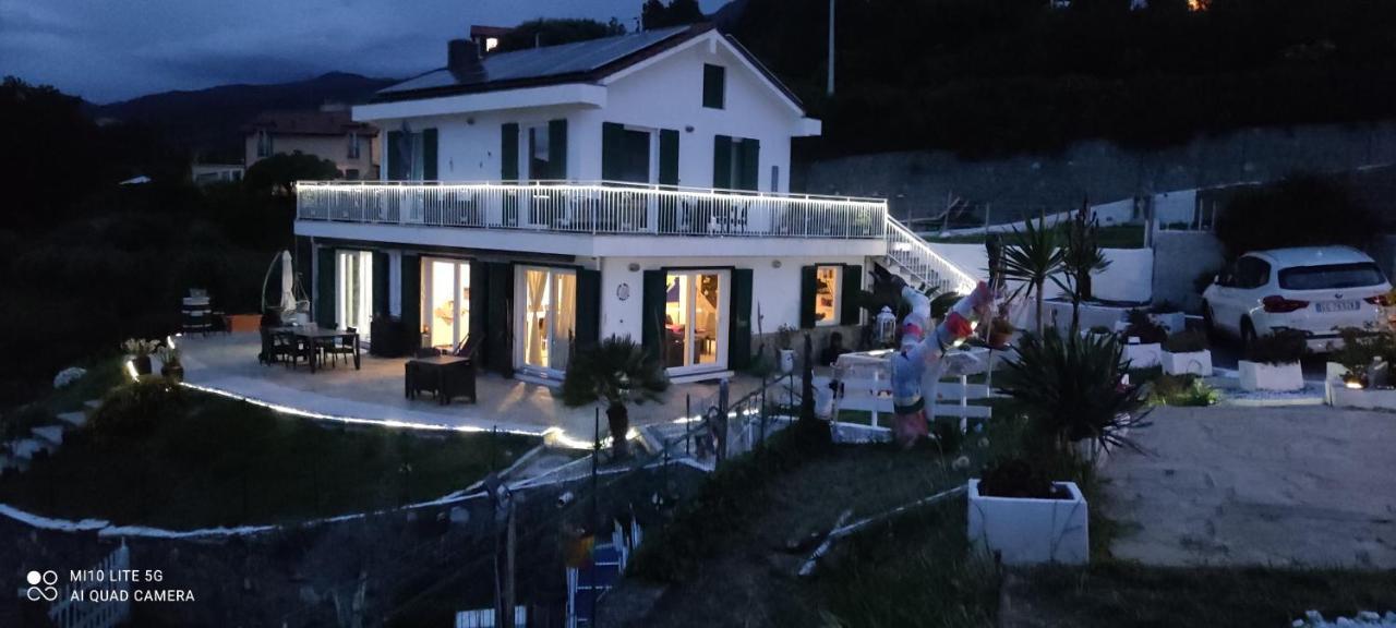 Agrifazenda Bed & Breakfast Cogoleto Bagian luar foto